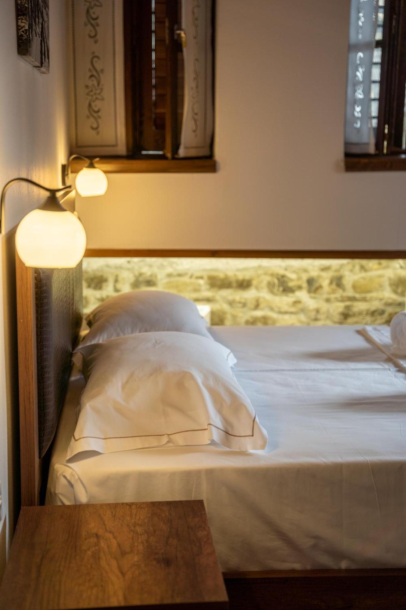 Hotel Kapllani Berat Værelse billede