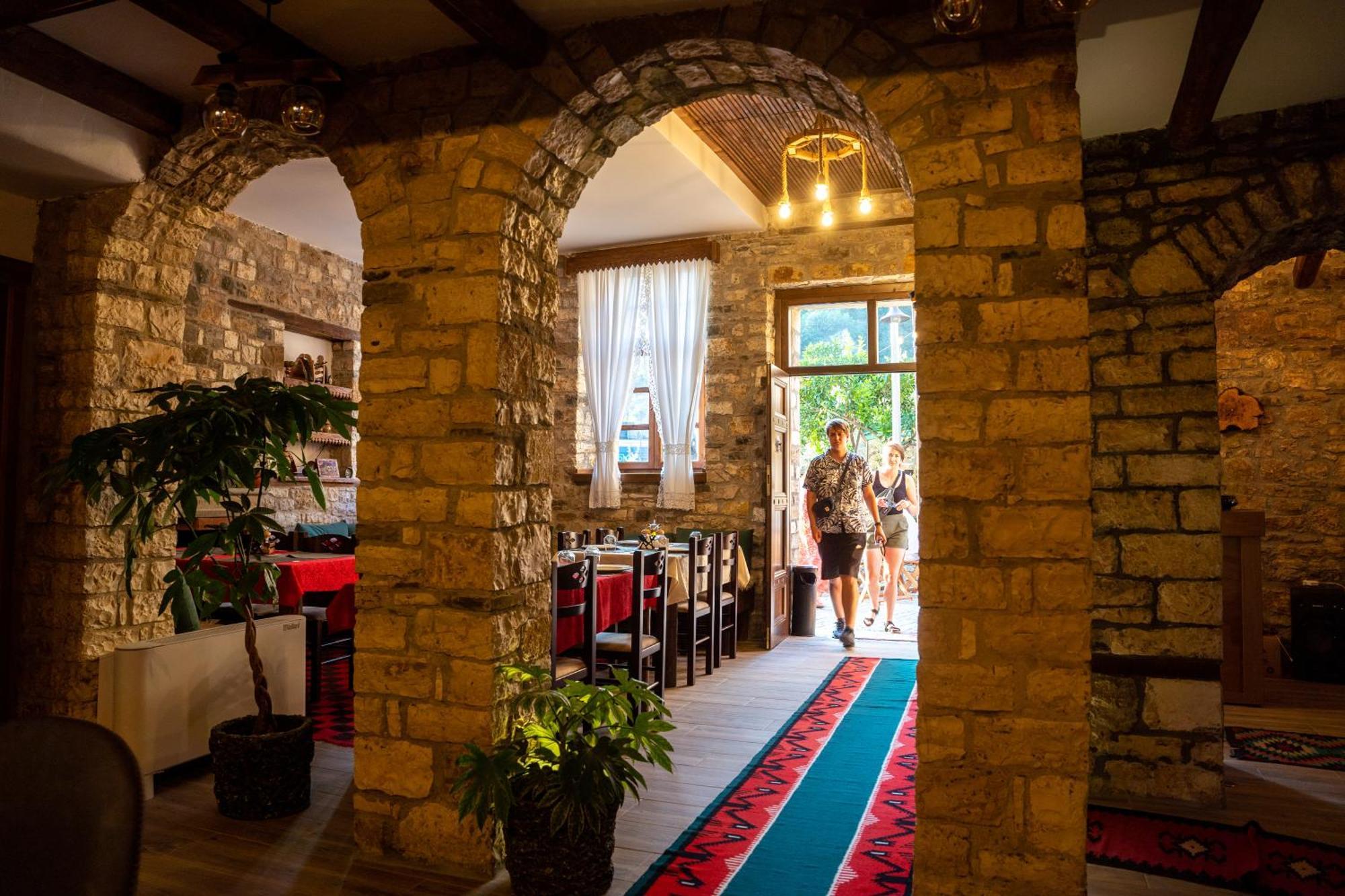 Hotel Kapllani Berat Eksteriør billede