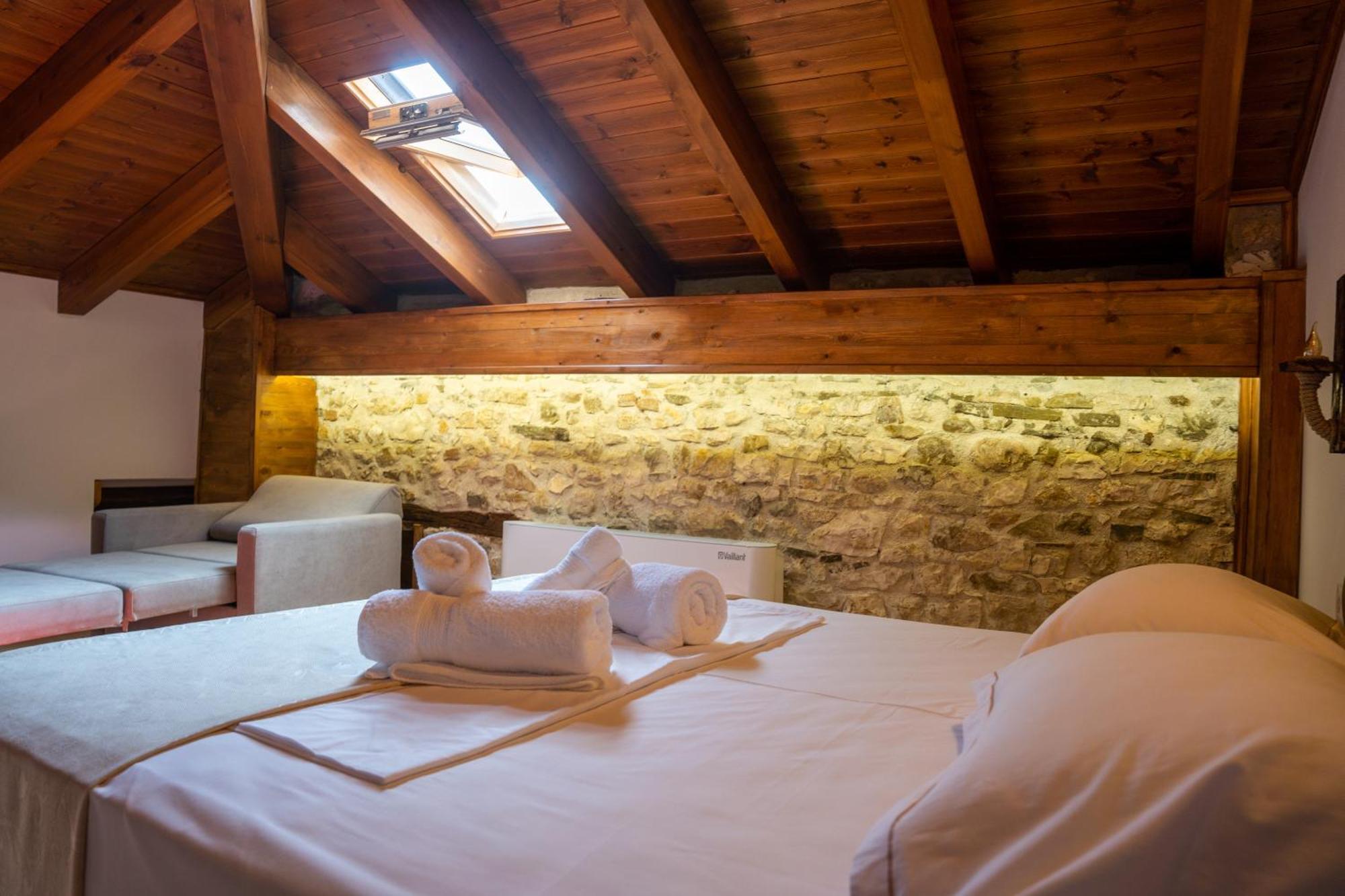 Hotel Kapllani Berat Værelse billede