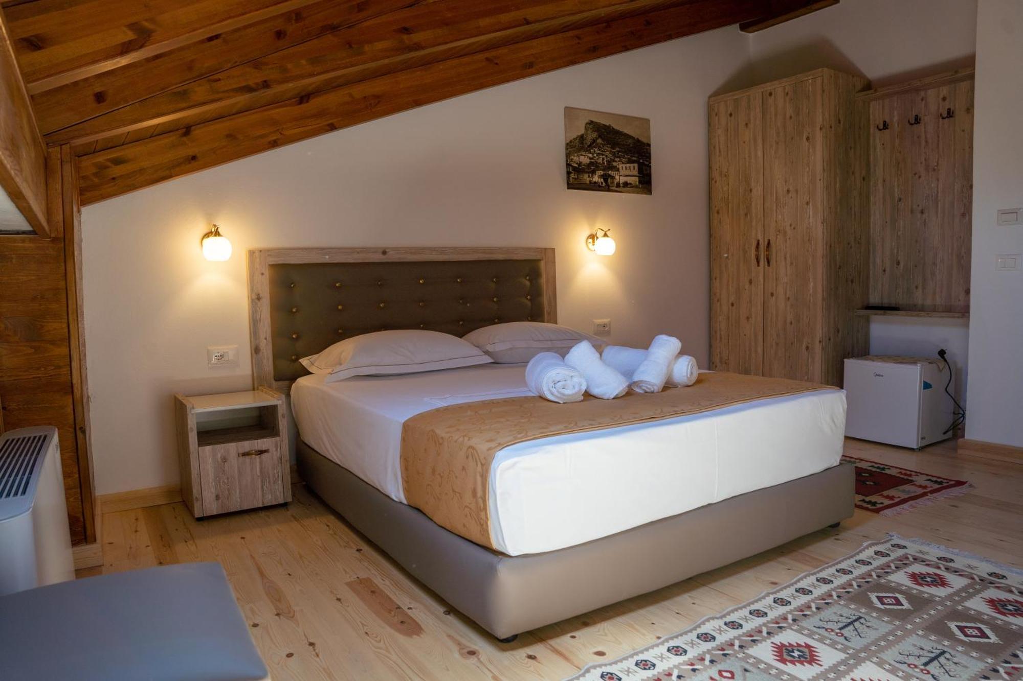 Hotel Kapllani Berat Værelse billede