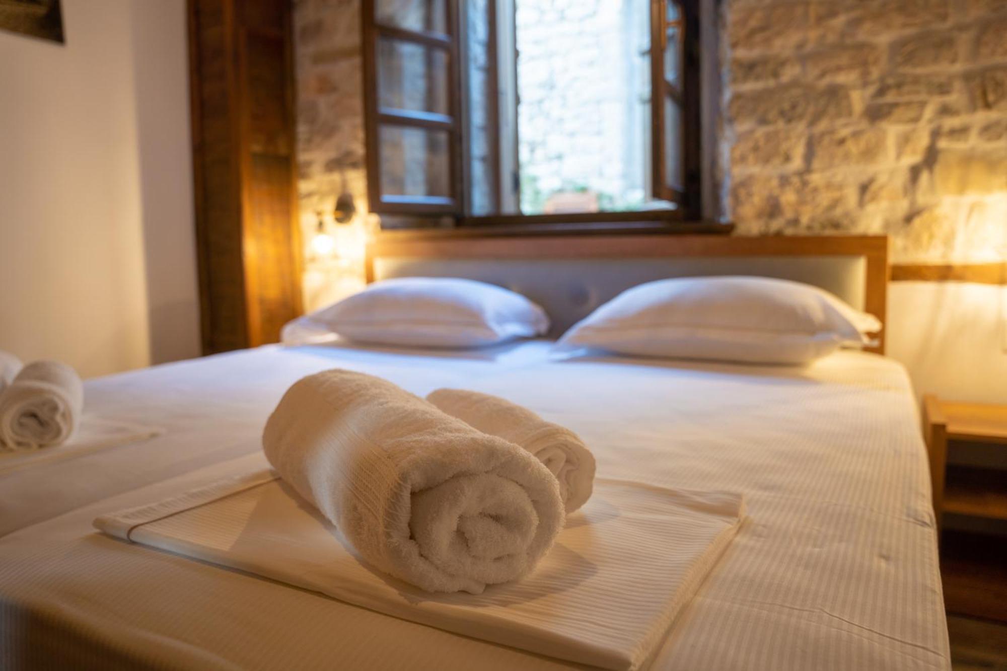 Hotel Kapllani Berat Værelse billede