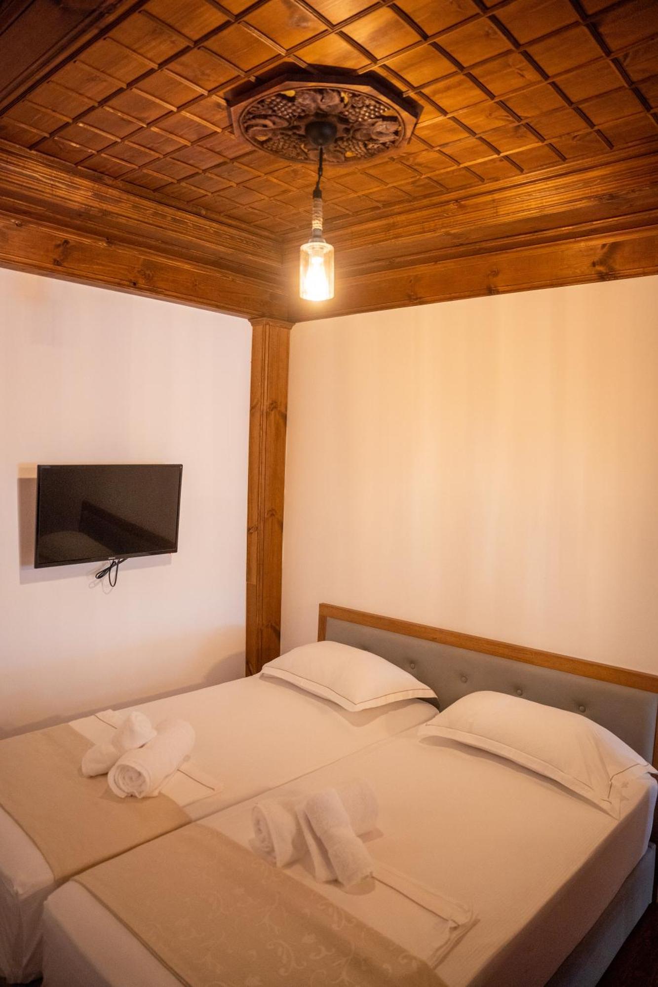 Hotel Kapllani Berat Værelse billede