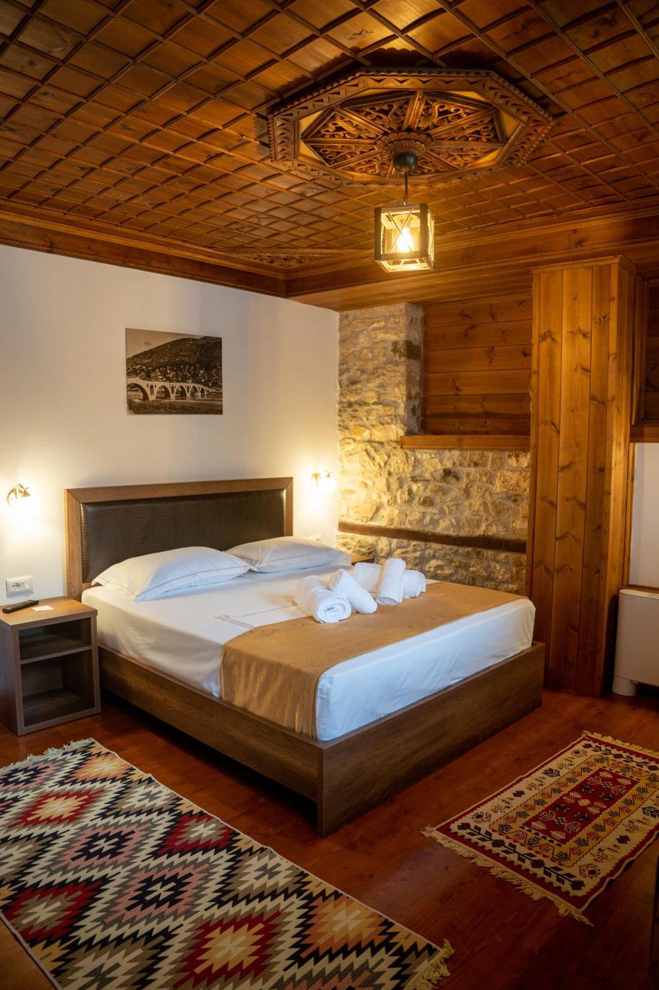 Hotel Kapllani Berat Værelse billede
